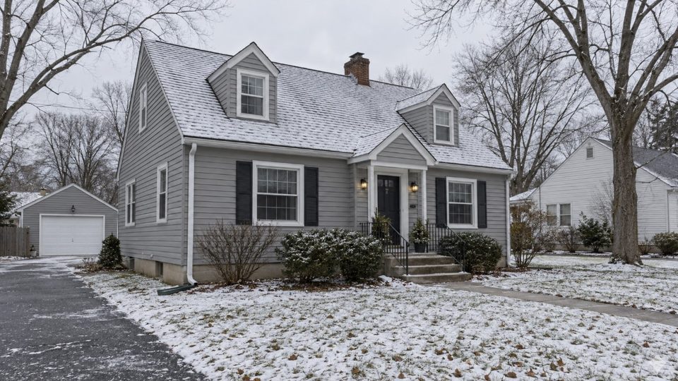 Seasonal mold prevention on a King of Prussia home through a Pennsylvania winter